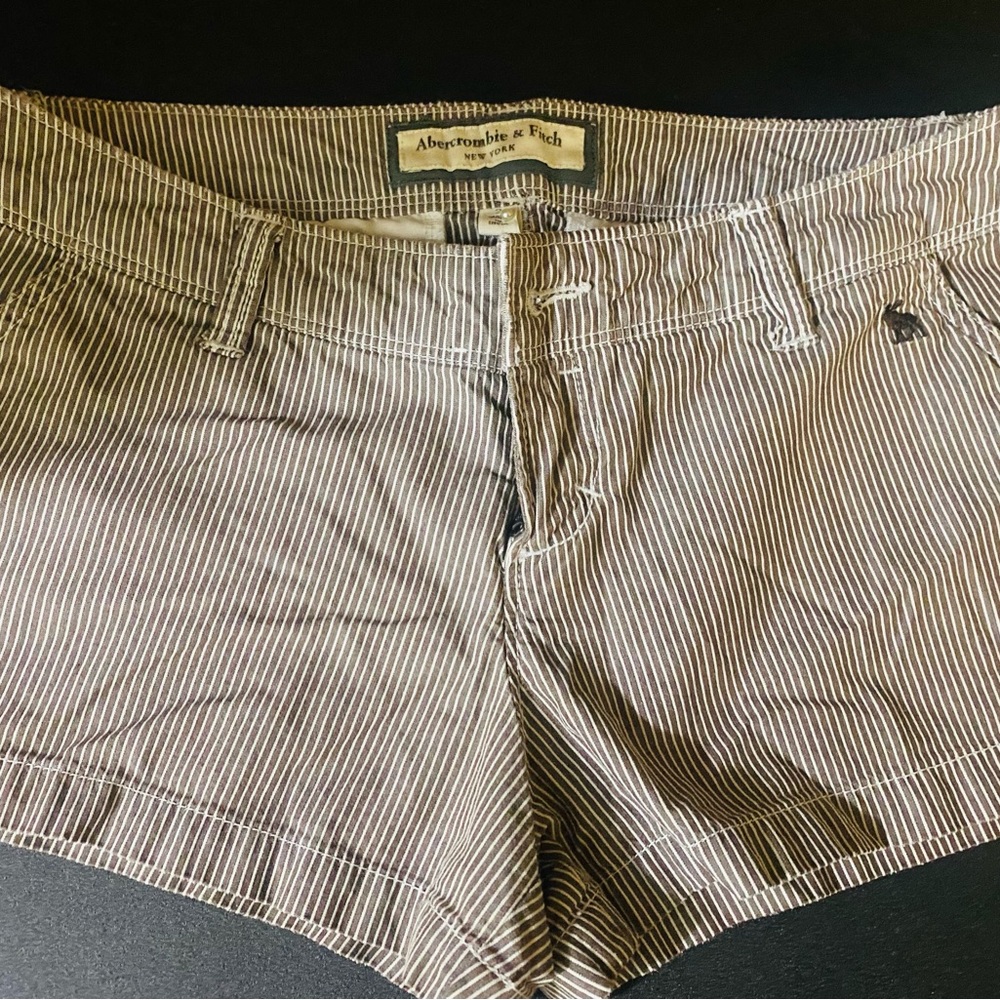 Size 2 adorable shorts in perfect condition!